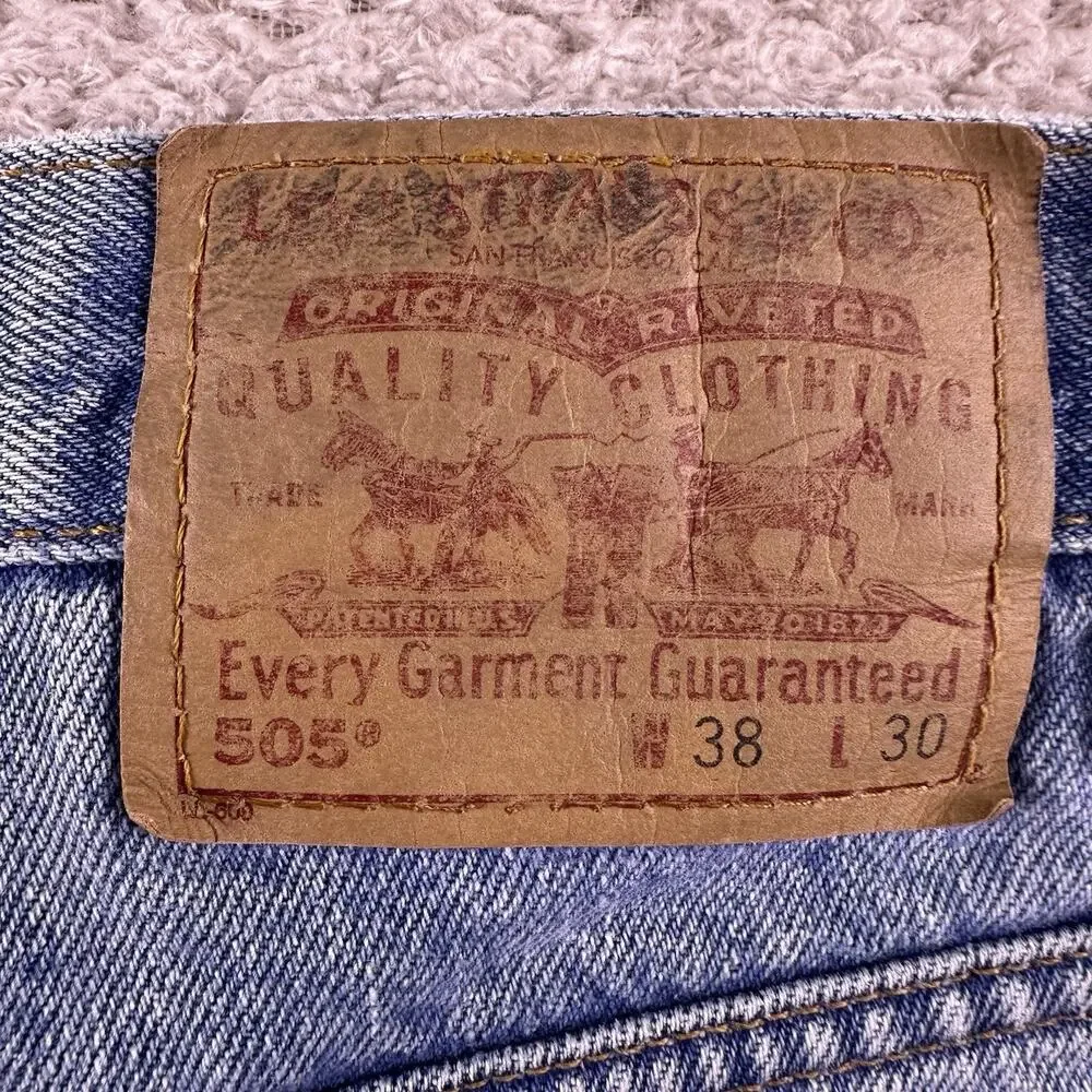 Vintage Levis 505 Regular Fit Straight Leg‎ Denim Jeans Mens Size 38x30 Light